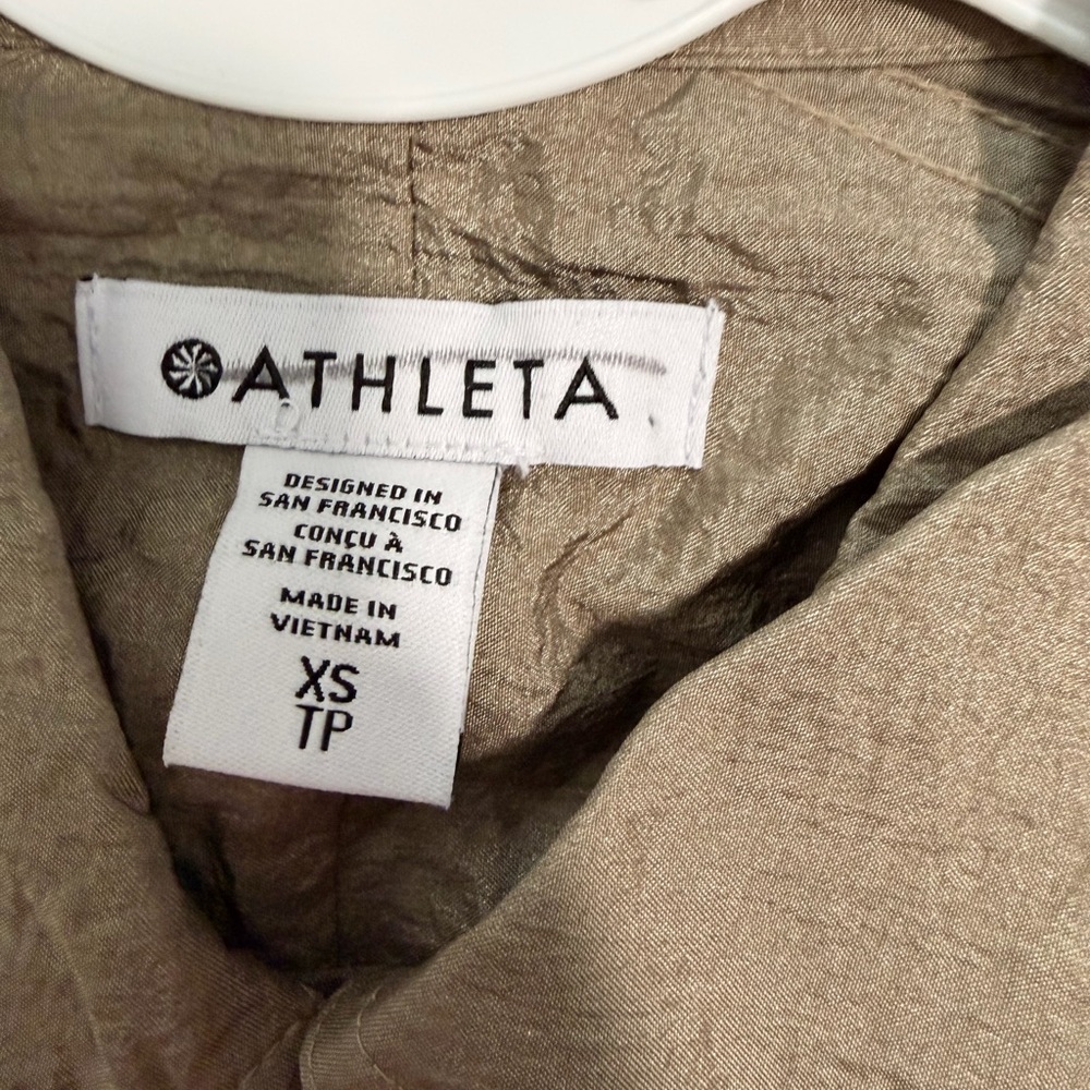 NWOT Athleta Khaki Nylon Windbreaker button up shirt XS Snap Closure Lightweight - Picture 7 of 9